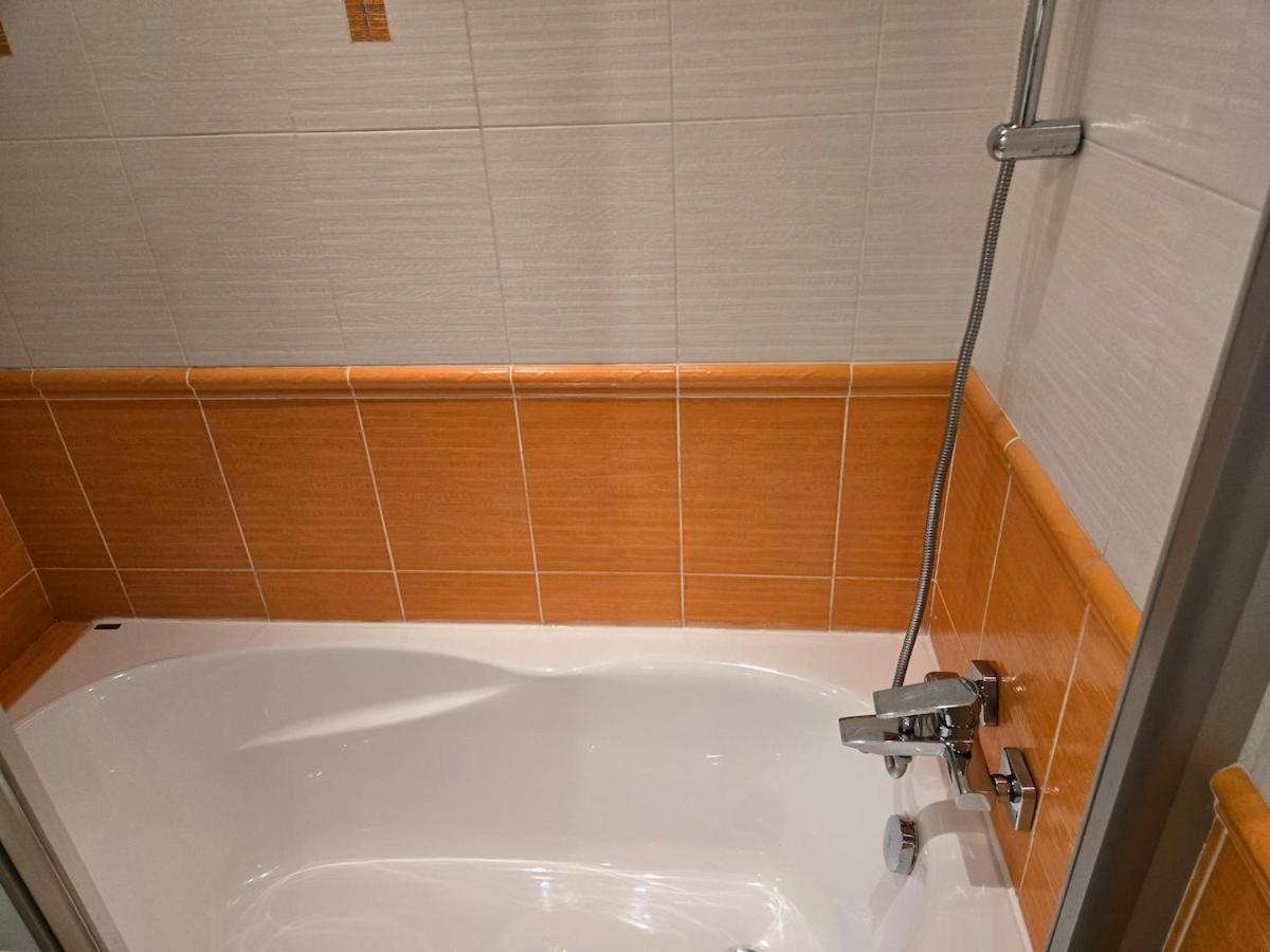 Spacious Two-room In Apartament *